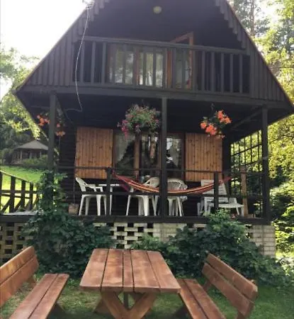 Letniskowy 山林小屋 *
